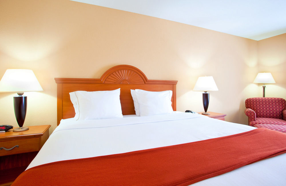 Holiday Inn Express Mineral Wells By Ihg Parkersburg Exteriér fotografie
