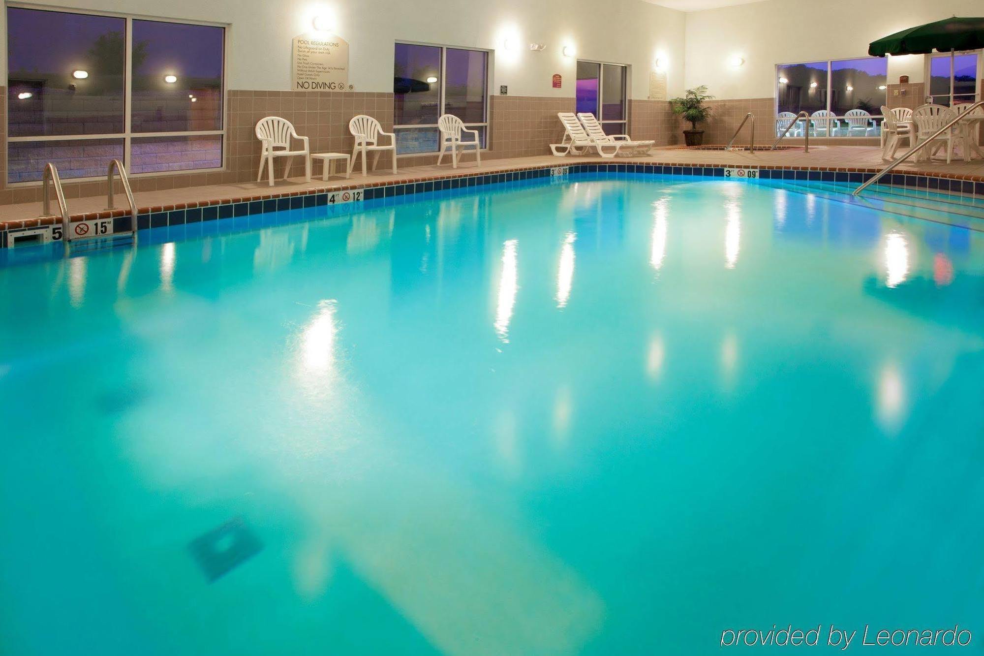 Holiday Inn Express Mineral Wells By Ihg Parkersburg Exteriér fotografie