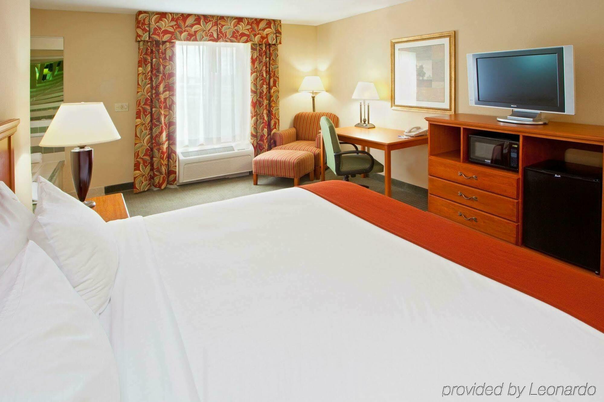 Holiday Inn Express Mineral Wells By Ihg Parkersburg Exteriér fotografie