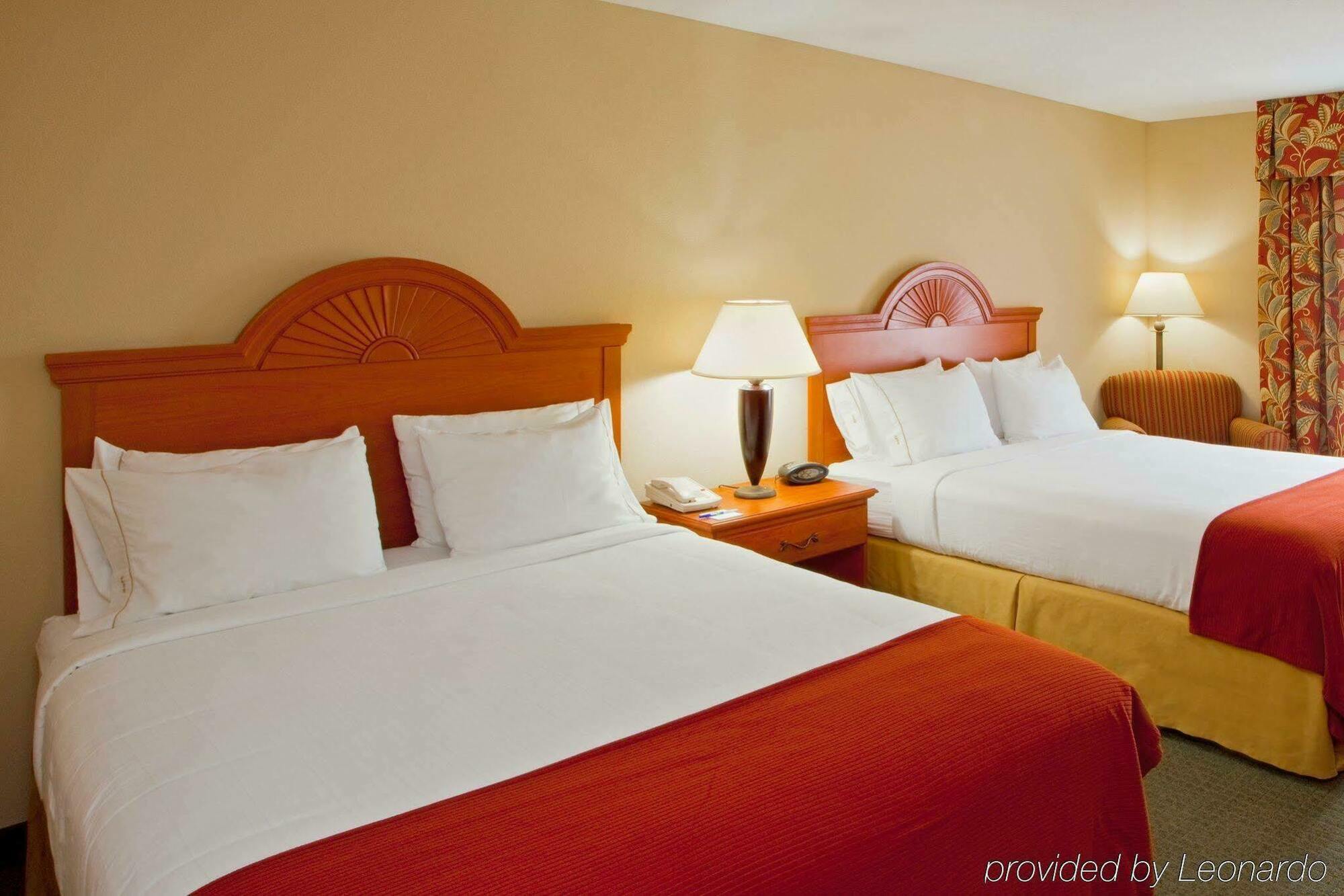 Holiday Inn Express Mineral Wells By Ihg Parkersburg Exteriér fotografie